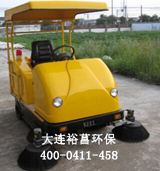 濟(jì)南道路清掃車駕駛式掃地機(jī)